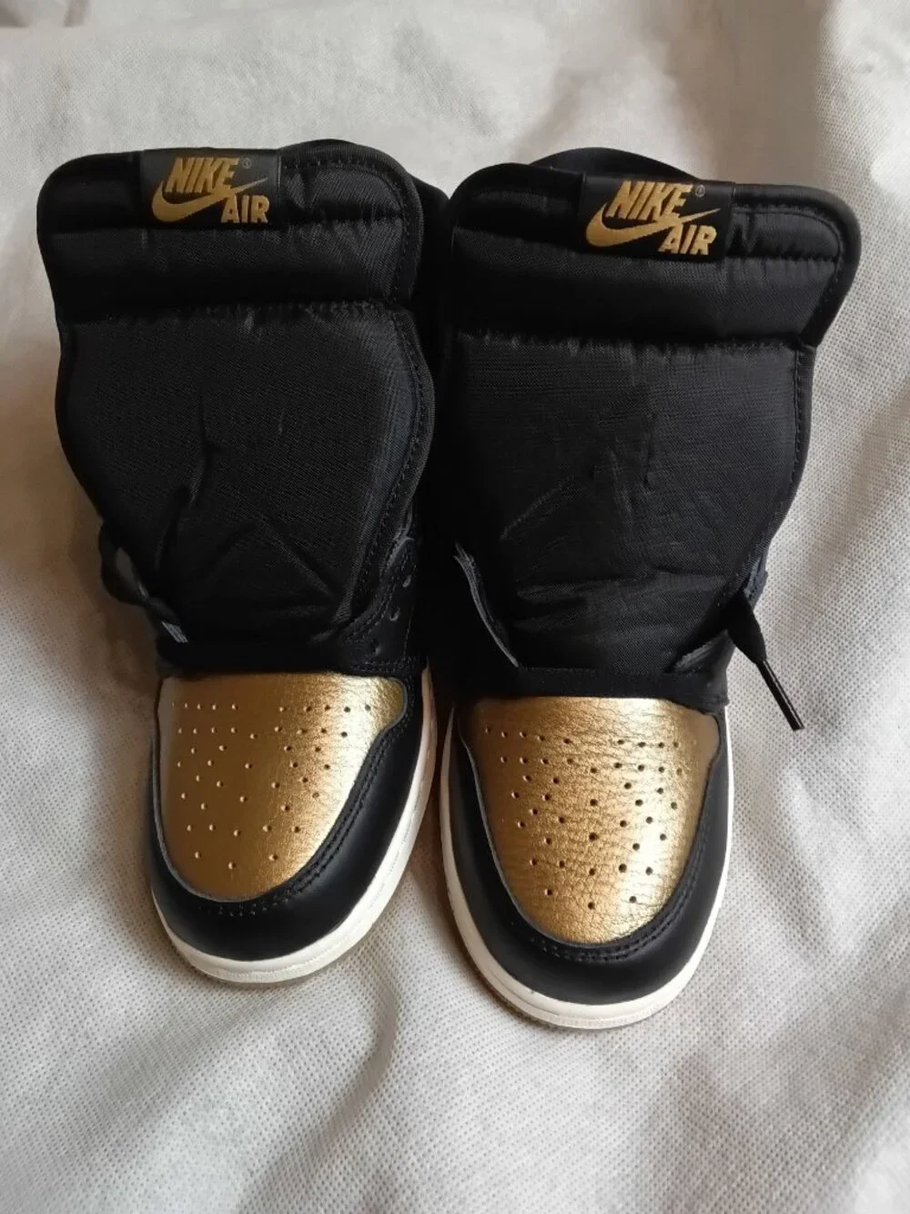 Nike Boys 6.5 Air Jordan 1 Retro High OG GS Black Metallic Gold Shoes FD1437-071